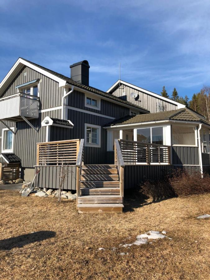 Villa Utanfoer Oernskoeldsvik, Hoega Kusten Kültér fotó